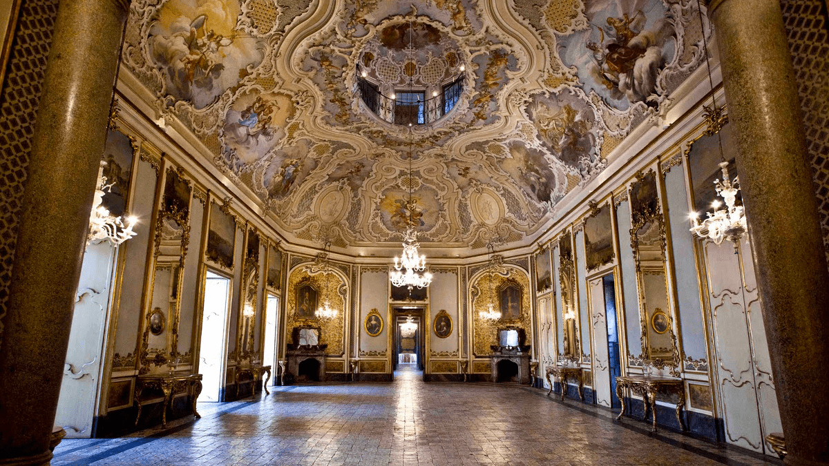 Palazzo Biscari: una Storia Centenaria, dal Fascino Settecentesco, tra Nobiltà ed Arte