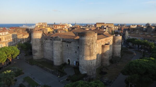 Il Castello Ursino: un Tour tra Mito, Storia ed Esoterismo