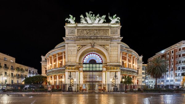 Capodanno 2024 a Palermo, il Comune annuncia un grande ospite in piazza