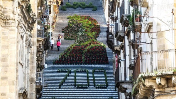 700° anniversario della morte di Dante Alighieri, Caltagirone lo celebra con la "Scala Infiorata"