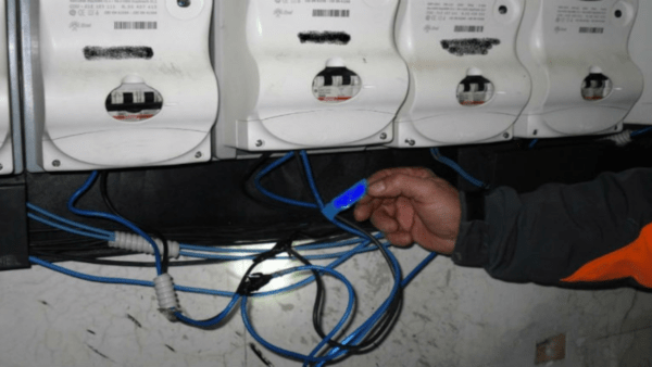 San Cristoforo: allaccio abusivo in palazzo, 7 famiglie rubavano energia elettrica