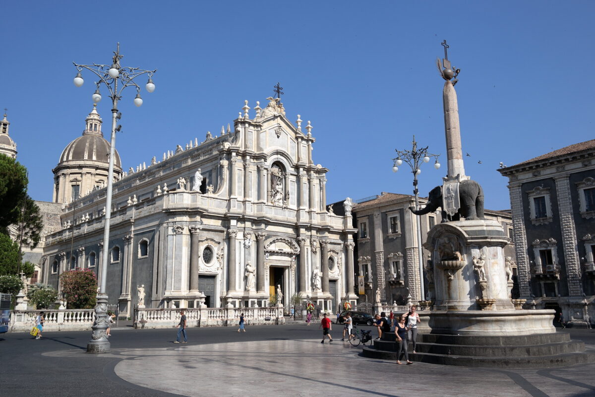 Il Duomo di Catania: Un capolavoro architettonico che incanta i visitatori