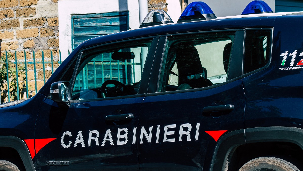 Blitz antidroga dei Carabinieri a Catania: arrestato pusher con cocaina, scoperte munizioni nascoste