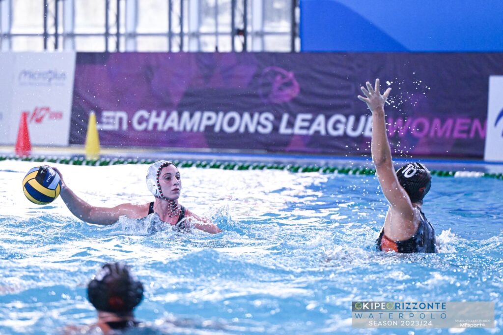 Ekipe Orizzonte di Catania trionfa con un netto 30-6 contro il Como Nuoto: Claudia Marletta protagonista con 10 gol!