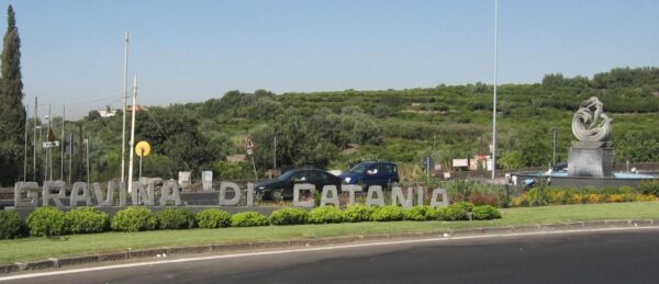 Gravina di Catania inaugura la nuova area giochi nel parco Paolo Borsellino: divertimento e sicurezza per i più piccoli