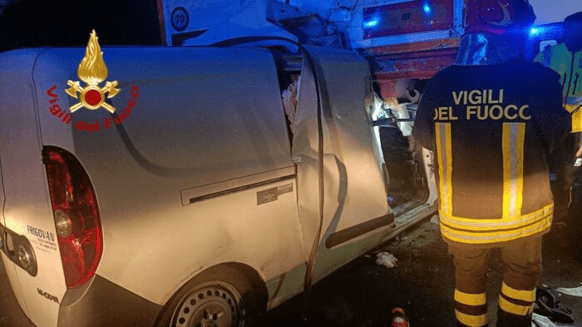 Incidente sull’A18 poco dopo il Fiume Alcantara: un morto e un ferito sulla Catania Messina