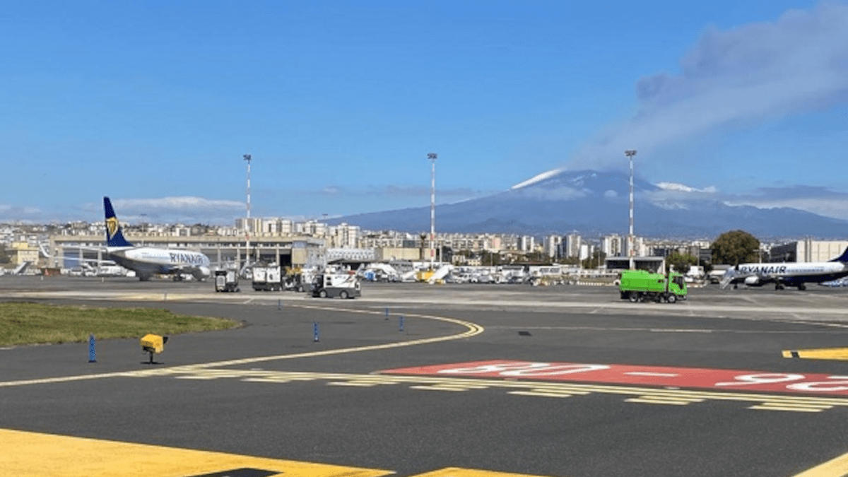 Simulazione incidente all’aeroporto di Catania: cos’è successo al Boeing B737-800 della February Airline