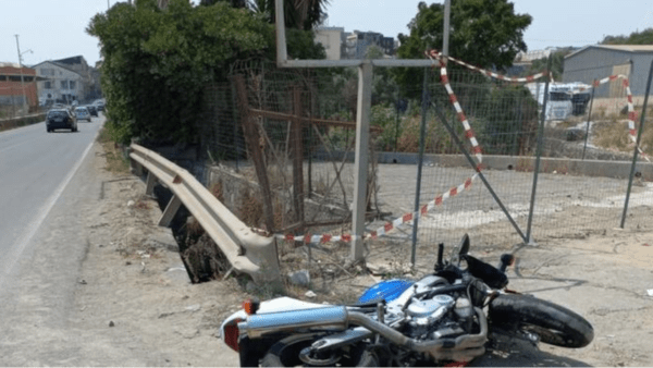 Incidente mortale nel Catanese: scontro tra moto e furgone, uomo di 37 anni perde la vita