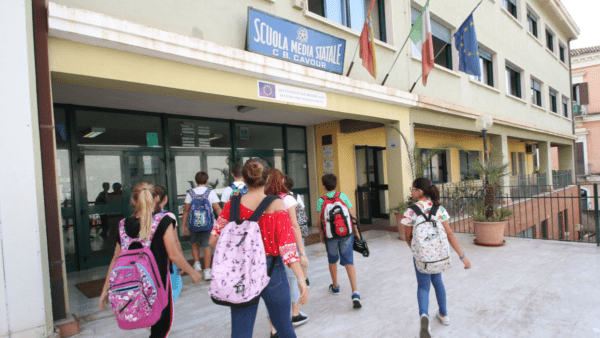 Buon Compleanno istituto comprensivo Cavour: 60 anni di “scuola media”