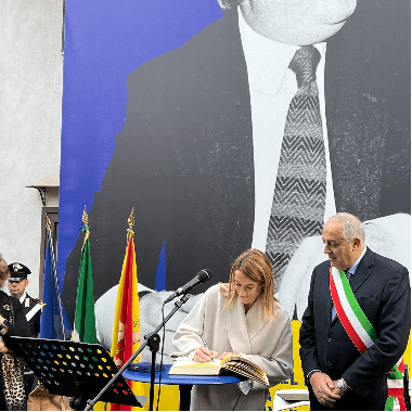 La presidente del Parlamento europeo Roberta Metsola visita Palermo: un segnale di sviluppo e lotta alla criminalità