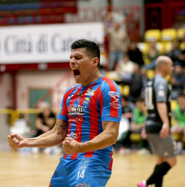 Meta Catania sfiora la vittoria ma un gol all&#8217;ultimo minuto sancisce il pareggio contro Sandro Abate Avellino