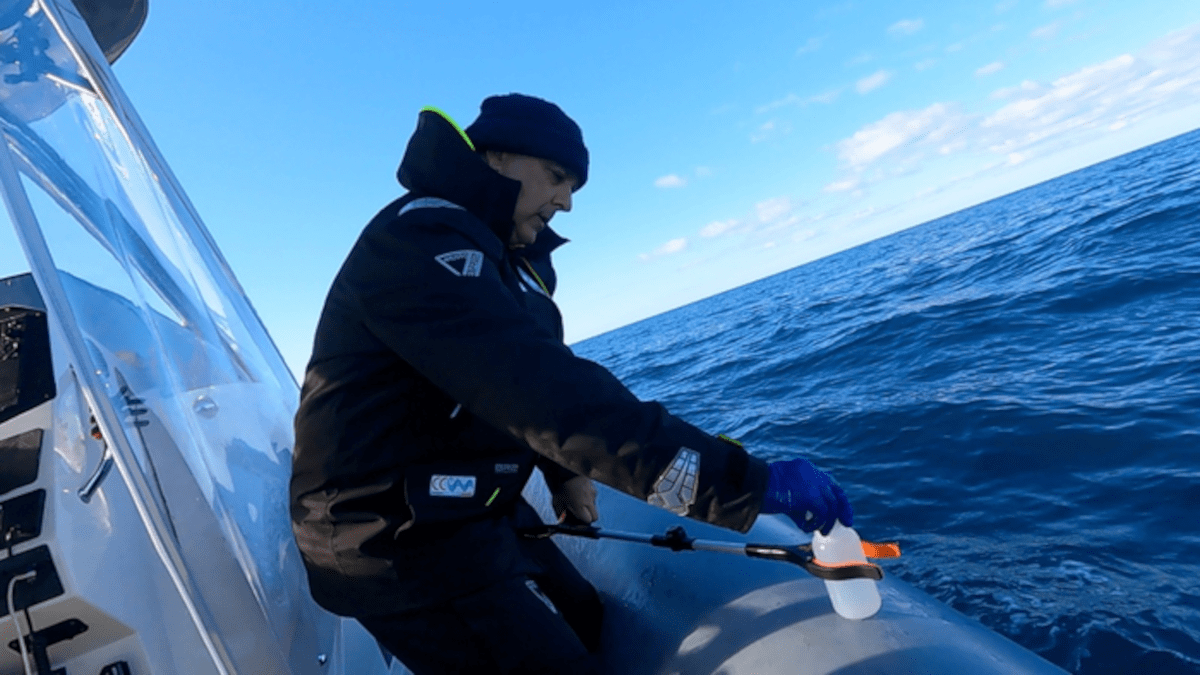 Aumento dell'80% delle microplastiche nel Mar Mediterraneo: lo studio durante missione Ocean