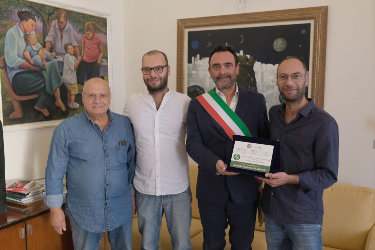 Molino Crisafulli di Caltagirone vince il premio internazionale per il miglior olio di semi di canapa per il quinto anno consecutivo