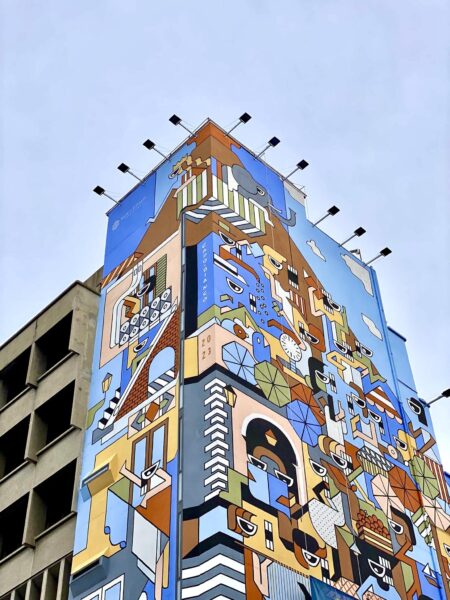 Un coloratissimo murales ad abbellire la città è pronto per essere ammirato