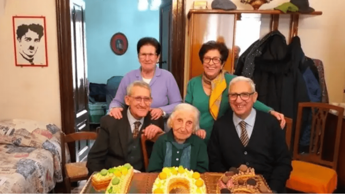 Nonna Fioretta a Bronte 106 anni pistacchio Padre Pio 1