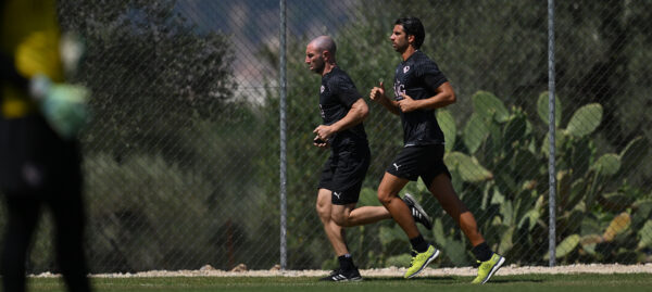 Palermo FC: Allenamento mattutino con Eugenio Corini &#8211; Scopri le tattiche difensive e offensive!