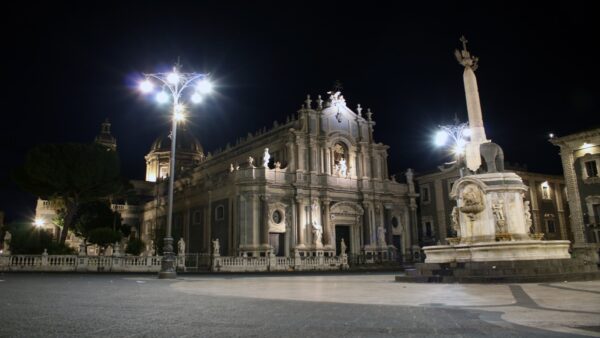 Catania, la città italiana più tropicale. Scopri i motivi del record catanese