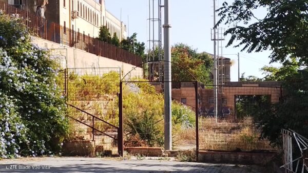 Ristrutturazione campo sportivo Cappuccini: lavori in corso per una nuova struttura di aggregazione sociale nel centro storico di Caltagirone