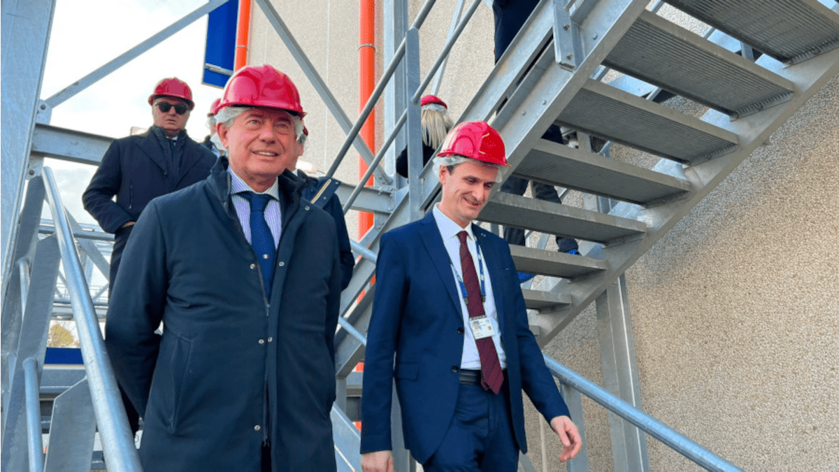 Nuove speranze per STMicroelectronics: sopraluogo del ministro Urso per nuovi investimenti