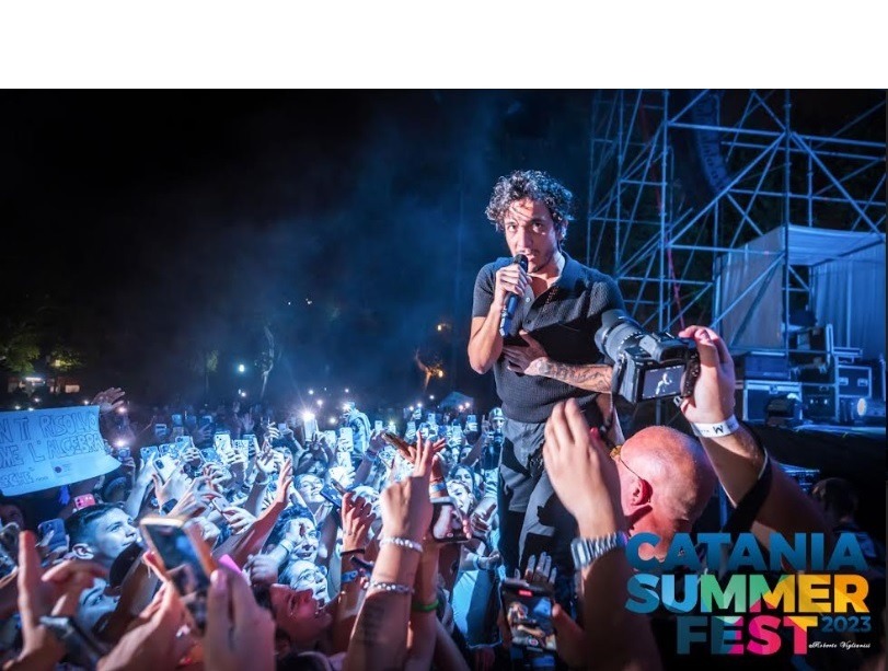 Tananai a Catania: il concerto che ha incantato migliaia di fan