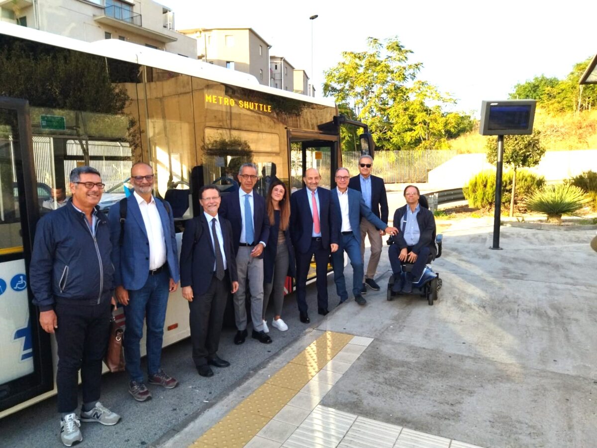 Università di Catania lancia il servizio di bus navetta per la Cittadella universitaria: soluzione innovativa per la mobilità sostenibile