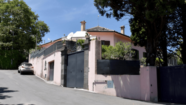 Villa Grazia a Milo: eredi Franco Battiato si oppongono al vincolo della Sovrintendenza