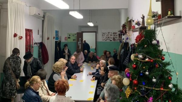 Natale 2023, a Aci Catena è già festa nei centri per anziani