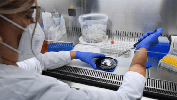 AIFA sospende vaccino AstraZeneca dopo il primo stop di Razza in Sicilia: l’attuale e la futura situazione