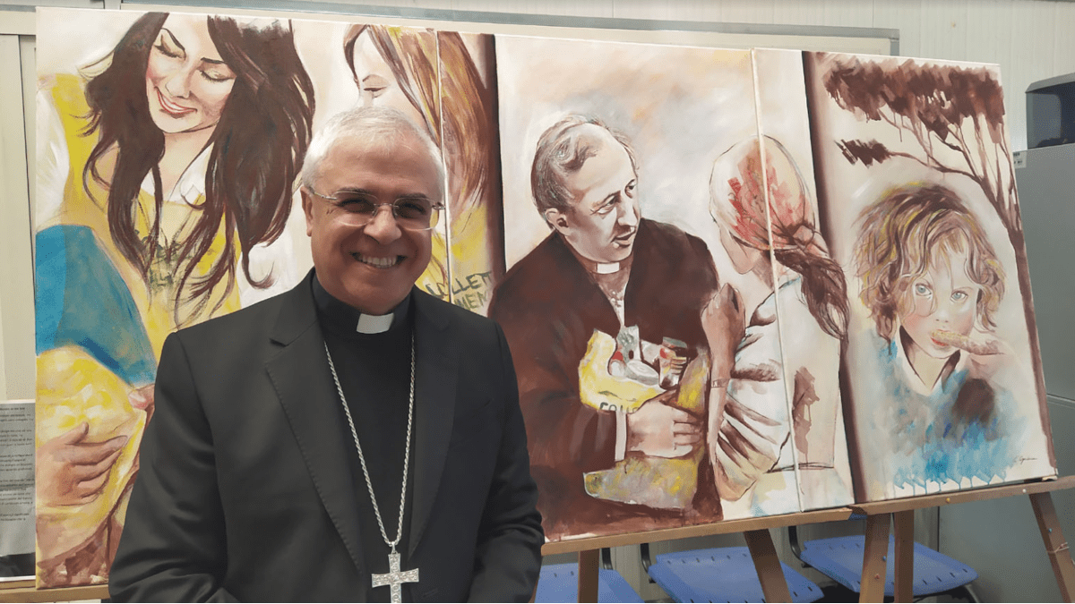 Arcivescovo Catania, Mons. Luigi Renna, visita magazzino Banco Alimentare: «Esperienza che dovrebbero fare tutti»