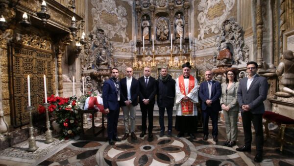 Omaggio floreale a Sant’Agata in vista delle festività