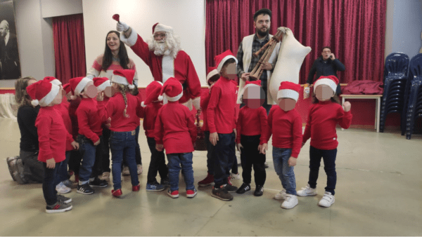 Babbo Natale e gli Zampognari in visita nel III municipio di Catania