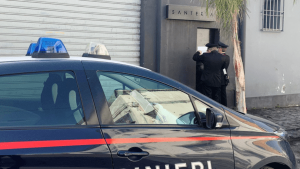 Carabinieri “guastafeste” interrompono festa di compleanno nel lounge bar “Santeria”