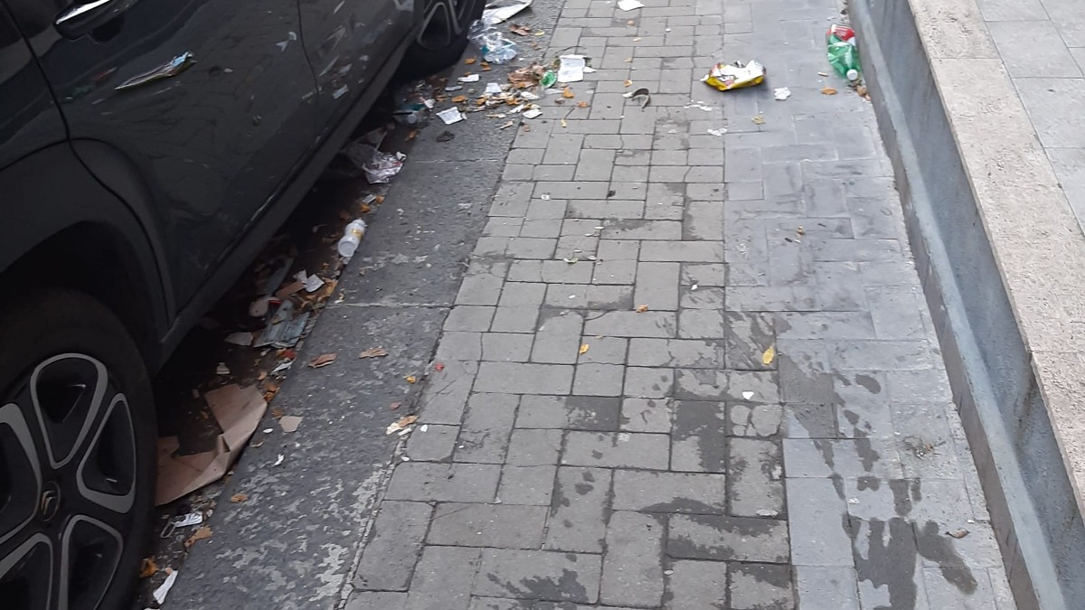 Catania e le sue strade sporche: "È importante garantirne il decoro e la pulizia"