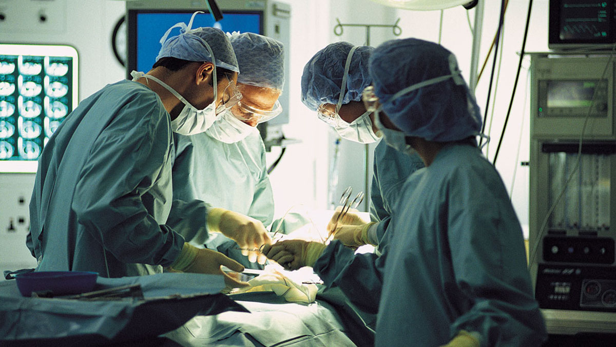 Catania, primo intervento cardiochirurgico eseguito su un malato di Covid