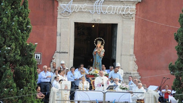 "A Bammina", Perché la Festa della Madonna di Ognina è Importante per i Catanesi?
