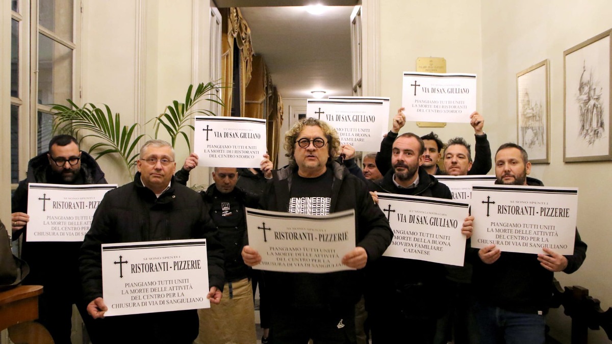 Chiusura via Sangiuliano, "Scelta sconsiderata": la protesta dei ristoratori