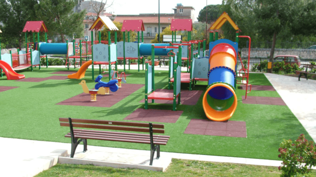 Comune stanzia oltre 300.000 euro per realizzare parco giochi, bambinopoli e nuovi spazi per bambini
