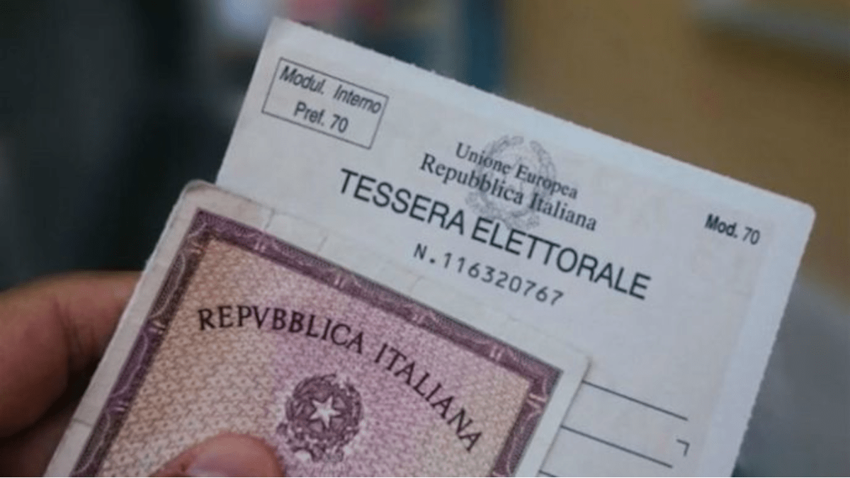 Confusione tra Comune e i sei municipi di Catania riguardo il rilascio delle tessere elettorali