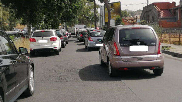 Continuano le lunghe code sulla Circonvallazione, la richiesta urgente di un piano della mobilità del IV Municipio