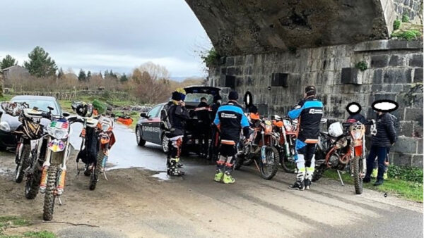 Controlli anti Covid: Carabinieri sanzionano gruppo di motociclisti in giro tra “Parco dell’Etna” e il “Parco fluviale dell’Alcantara” durante la zona rossa.