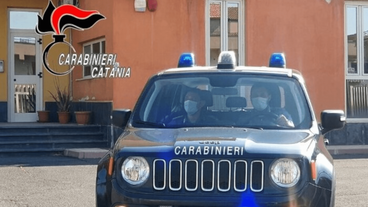 Criminali agli arresti domiciliari “aiutati” col Reddito di Cittadinanza: dieci denunce nel catanese