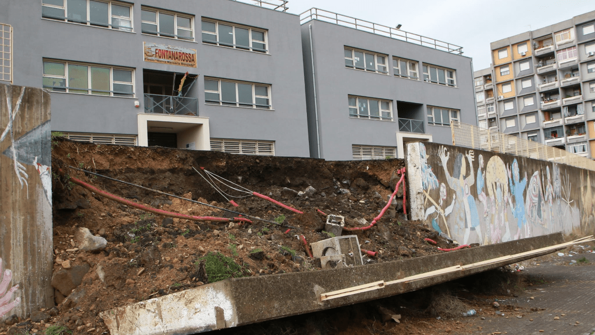 Crollo muro plesso scolastico Fontanarossa Librino: preoccupazione per le condizioni fatiscenti