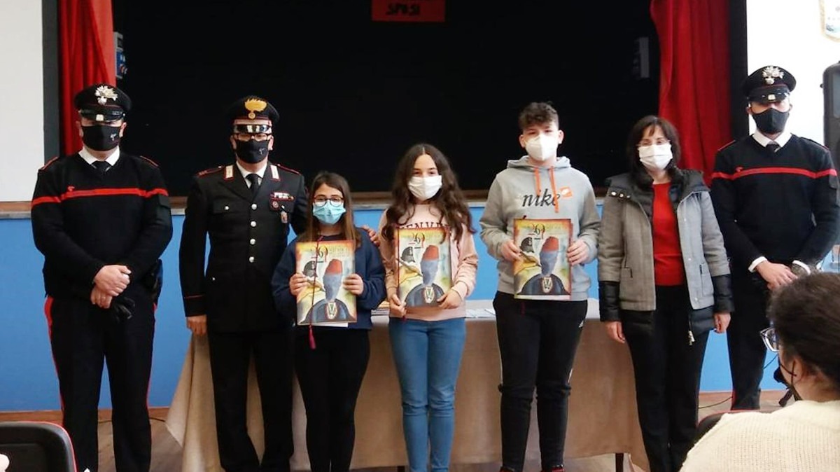 Cultura della legalità, 4 studenti di Licodia-Eubea premiati con i calendari storici dell’Arma dei Carabinieri