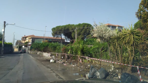 Cumuli di spazzatura per la città: "La videosorveglianza come sistema per scoraggiare gli incivili"