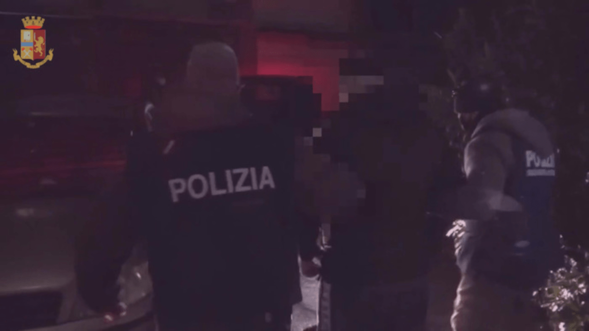 Denunciate estorsioni a Catania: sedici arresti tra cui vertici clan “Pillera-Puntina”