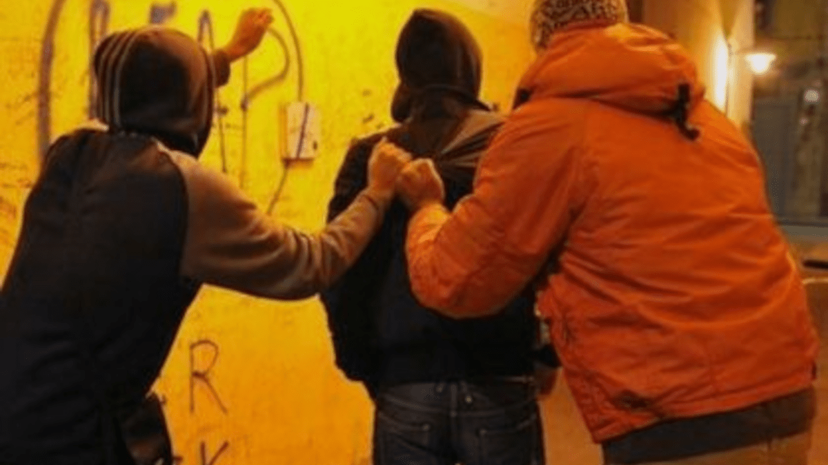 Divenuti il terrore di zona con 3 rapine in 2 giorni: arrestati i minorenni predisposti al crimine