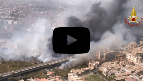 Emergenza incendi: foto e video della devastazione ambientale tra fuoco e fiamme