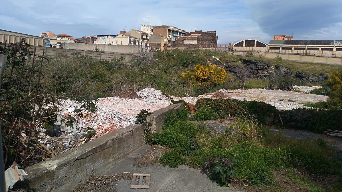 Enorme discarica abusiva in via Acquicella Porto:  il Comitato Romolo Murri ne richiede la bonifica