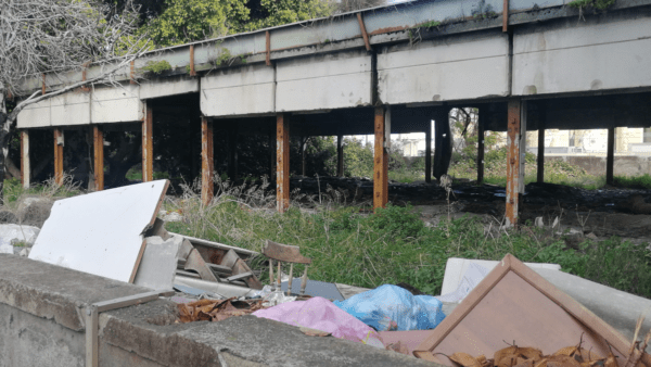 Ex asilo via Toledo a Catania: da luogo d’istruzione a bomba ecologica che minaccia il quartiere