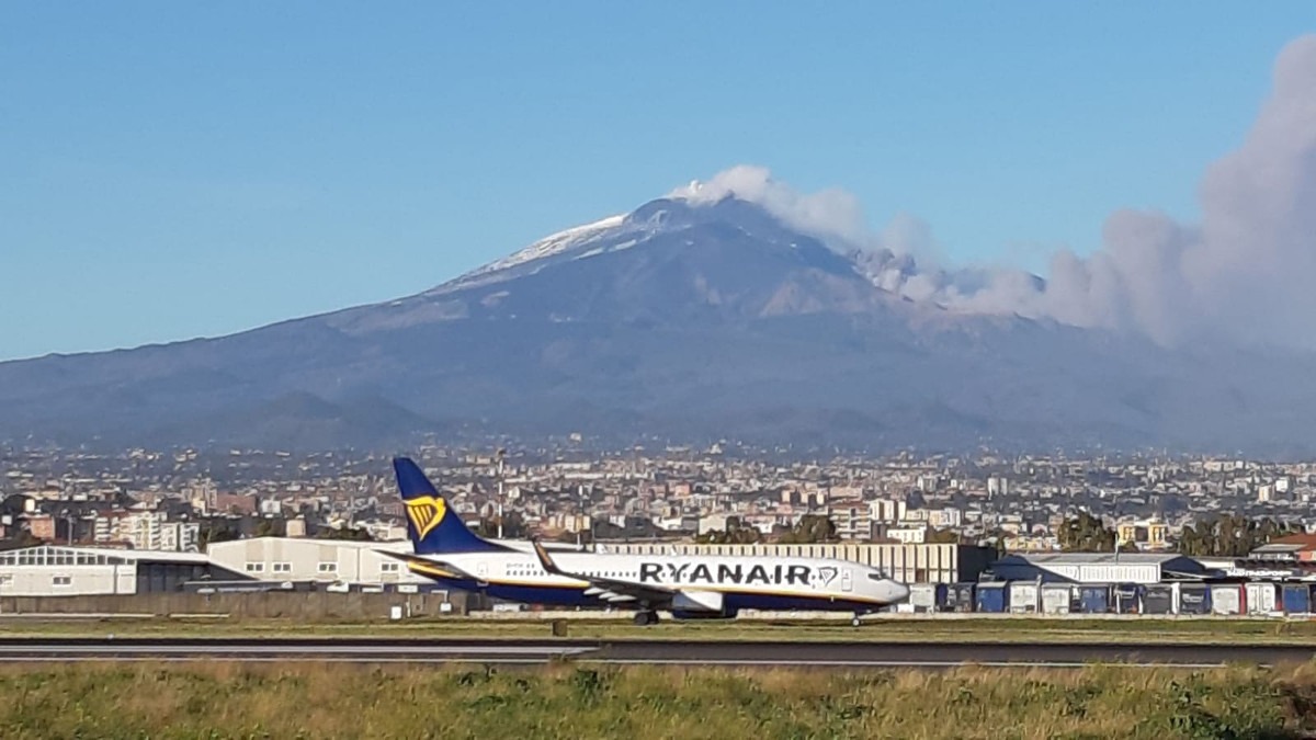Fine dell'attività stromboliana sull'Etna: riapre l'aeroporto